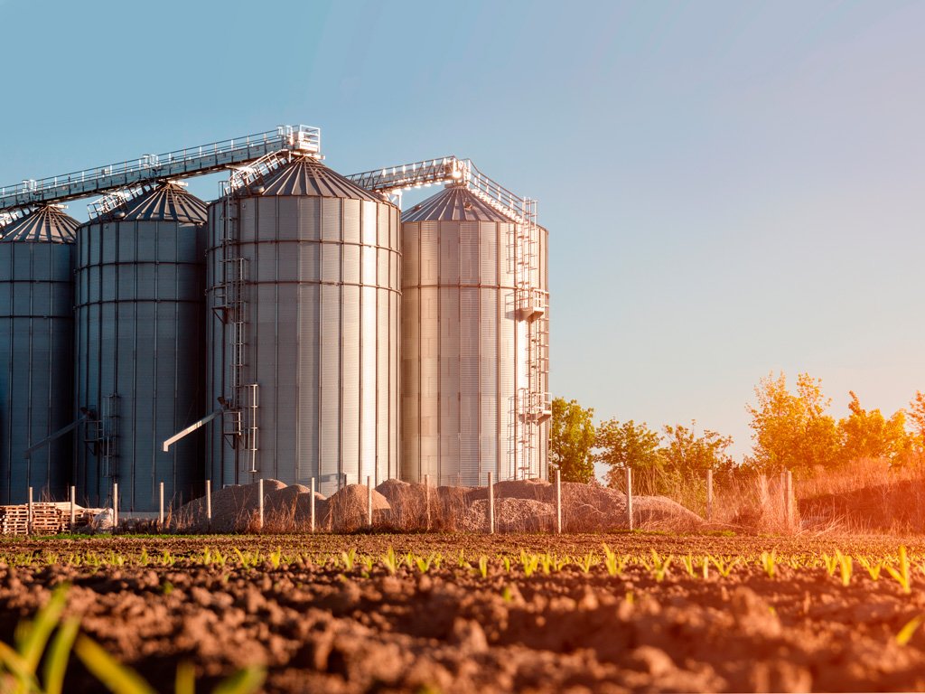 Silos e estruturas de armazenagem no agronegócio